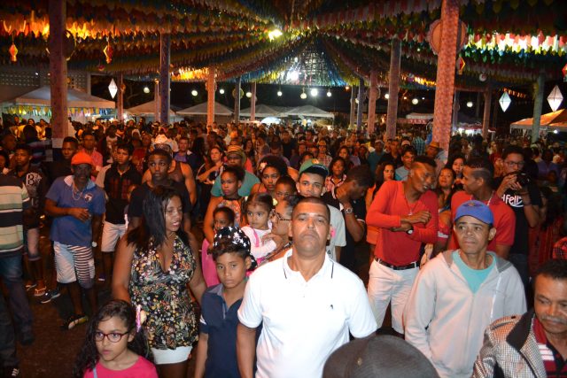 O forró em Tanquinho acontece na Praça do Mercado Municipal. (Foto: Olá Bahia)