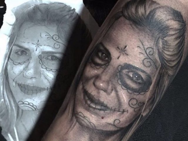 Tom fez uma tatuagem com o rosto da esposa, mas retratado como uma Catrina, uma caveira mexicana que é um símbolo da comemoração do Dia de la Muerte, o Dia dos Mortos (Foto: Reprodução / Instagram)