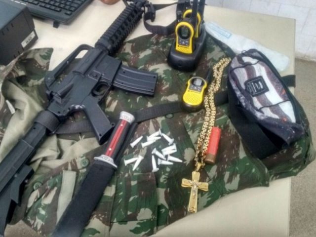 Material apreendido pela polícia em Candeias. Foto: Divulgação/Polícia Militar.