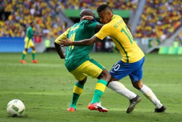 Futebol masculino da seleção brasileira deu o seu pontapé inicial na Olimpíada Rio 2016, em uma partida contra a África do Sul, no Estádio Mané Garrincha (Foto: Marcelo Camargo/Agência Brasil)