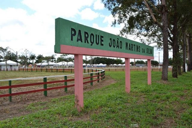 O Parque de Exposições João Martins da Silva fica na BR-324.  (Foto: Reprodução)