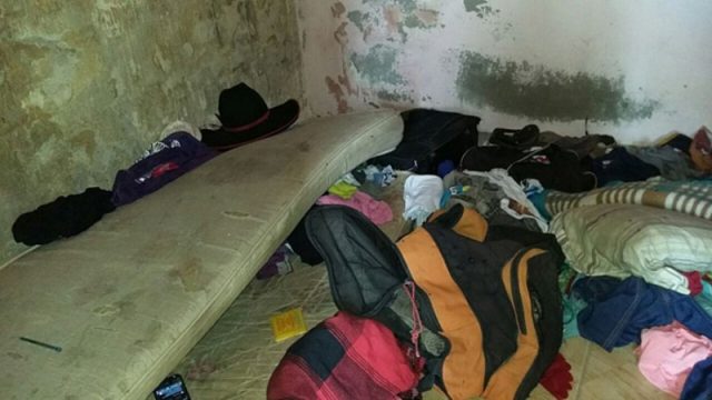 Instalações sanitárias inadequadas, água imprópria para consumo e péssimas condições de trabalho e alojamento foi o cenário encontrado (Foto: MPT-BA l Divulgação)