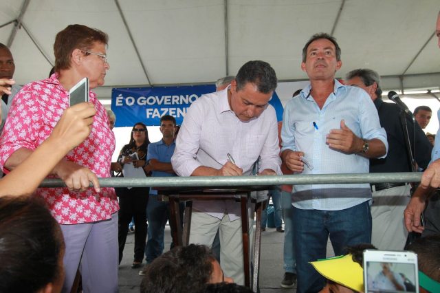 Governador Rui Costa autoriza o início das obras de restauração e pavimentação da BR-349 (Foto: Alberto Coutinho/GOVBA)