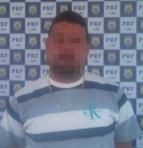 Homem suspeito de nove homicídios foi preso nesta sexta-feira (Foto: Divulgação/PRF)