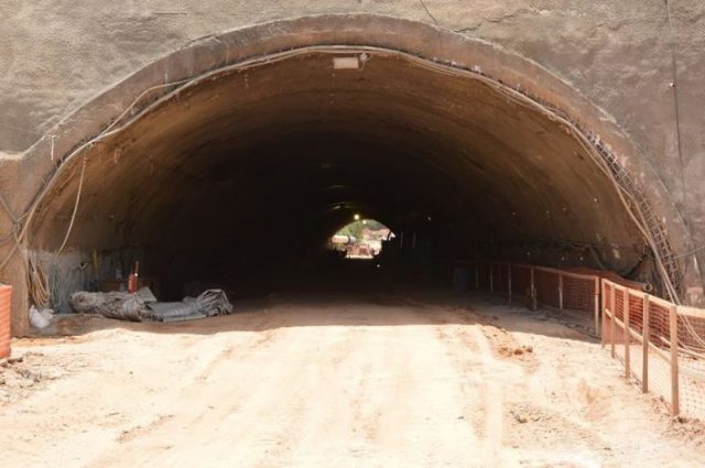 Concluída perfuração de túnel sob a Avenida Paralela (Foto: Lucas Pondé/Conder)