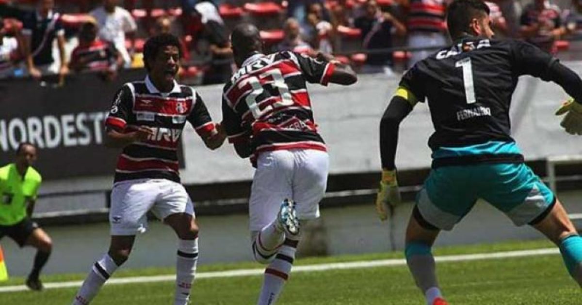 Ataque do Santa funcionou, Grafite marcou 2 e Keno 1 dos 4 gols do time pernambucano. Foto: Antônio Melcop/Divulgação.