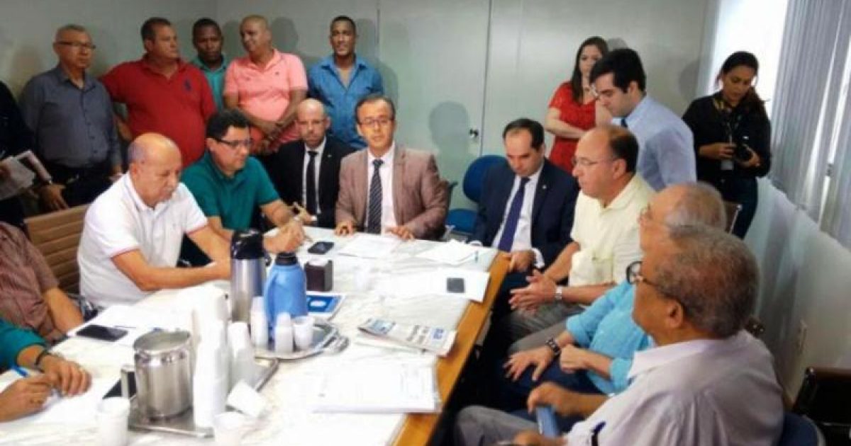 Tentativa de negociação foi realizada na Superintendência Regional do Trabalho na Bahia. Foto: Luciano da Matta.
