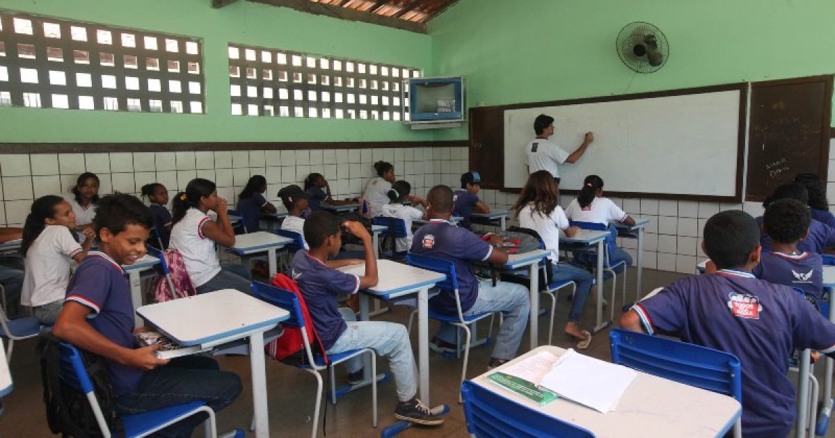 Professores  usam criatividade para torna aulas no verão mais atraentes

Foto Adenilson Nunes/GOVBA

Local Colégio estadual Padre Palmeira  Mussurunga I