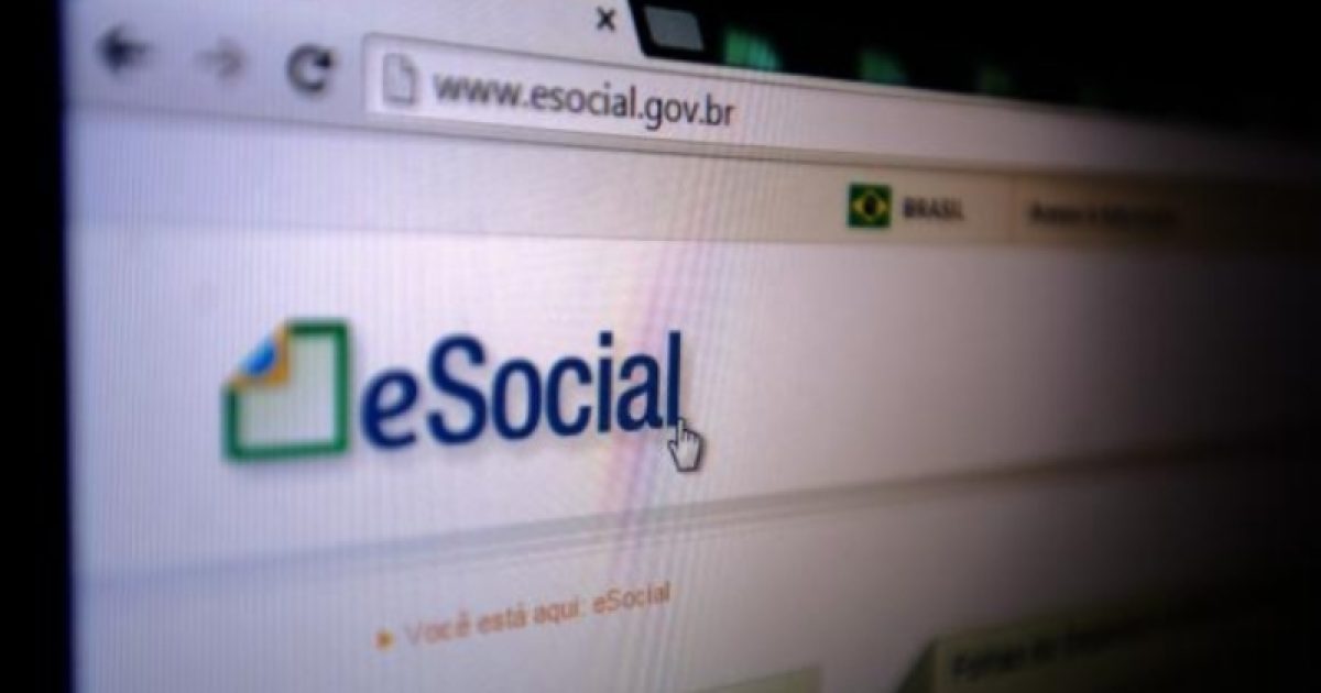 Para a emissão da guia unificada, o empregador deve acessar a página do eSocial na internet (Foto: Marcelo Camargo/Agência Brasil)