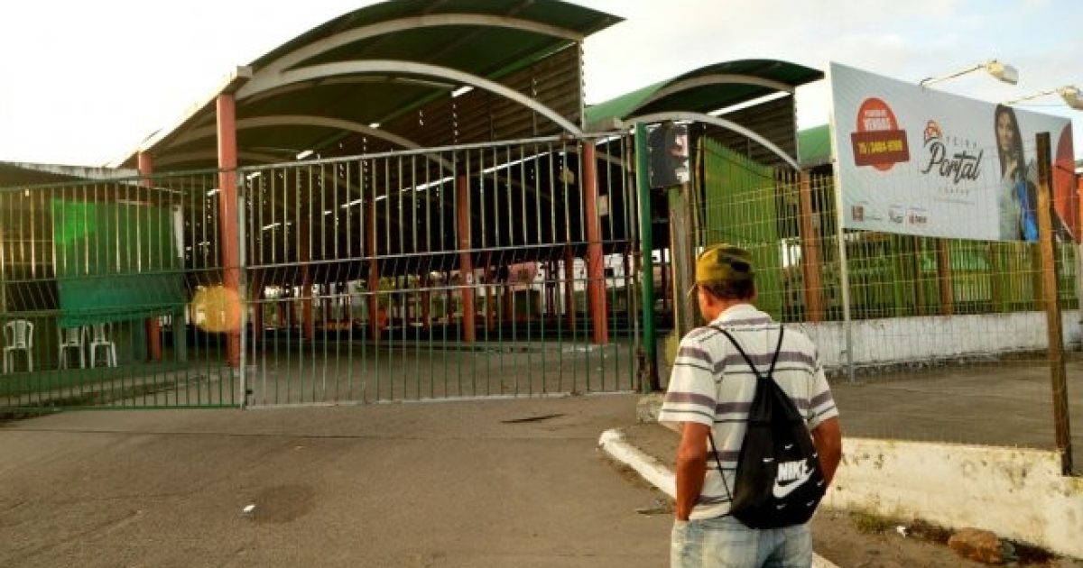 Portões fechados no Terminal Central de Ônibus. Foto: Ed Santos/Acorda Cidade.
