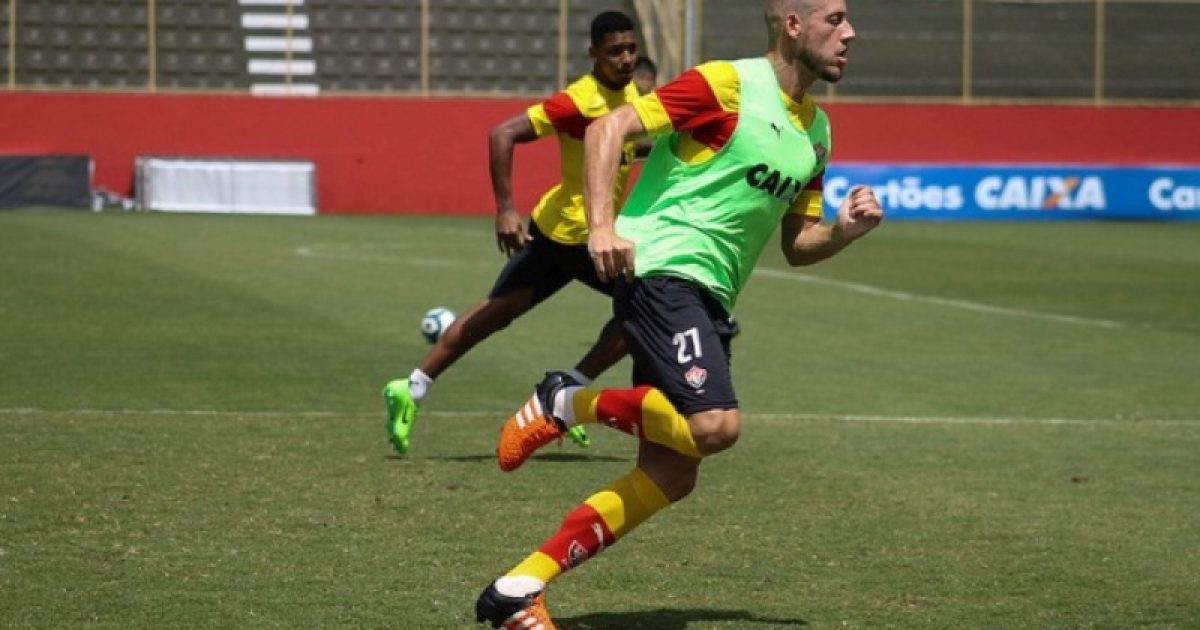 Uillian Correia será titular contra a equipe conquistense. Foto: Mauricia da Matta/ECVitória.
