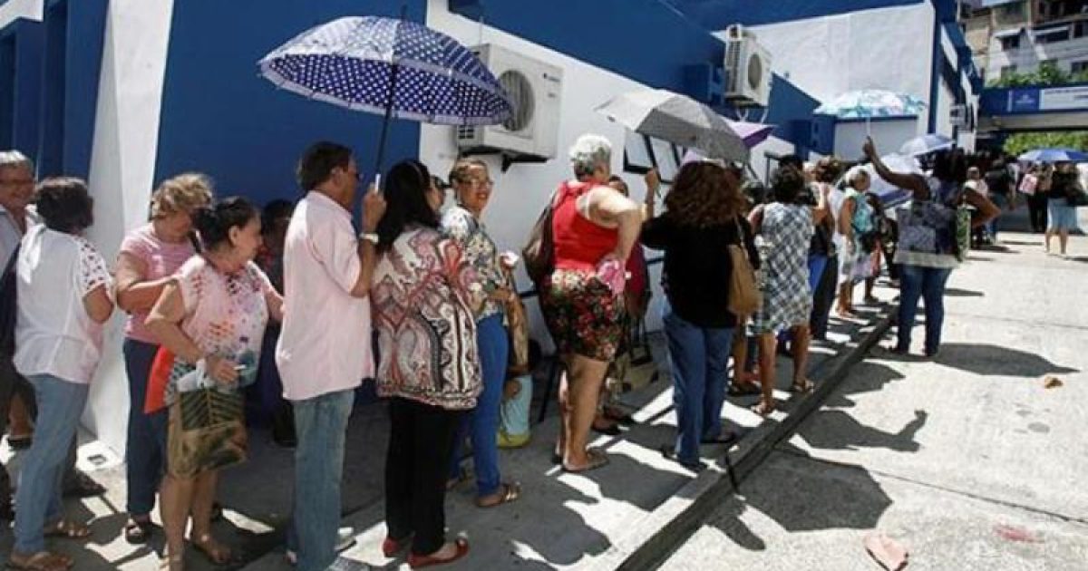 Procura pela vacina deixou os centros e postos de saúde, em Salvador, com baixo estoque das doses. Foto: Luciano da Matta.