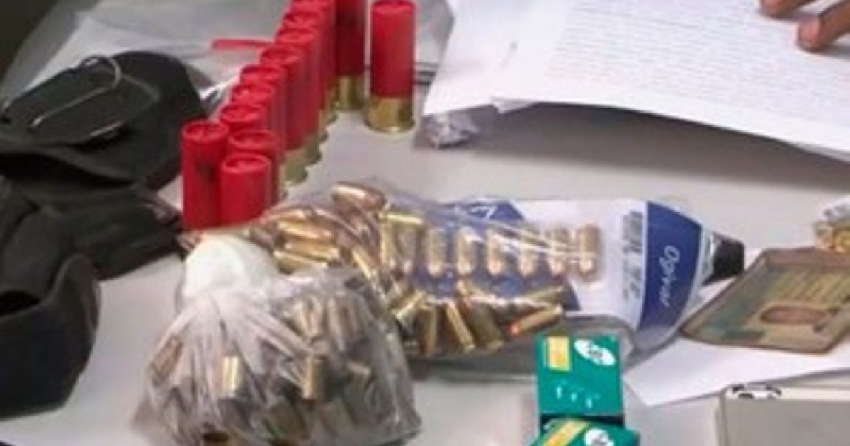 Armas e munições que foram encontradas com
investigados pela operação. Foto: Reprodução/TV Oeste.