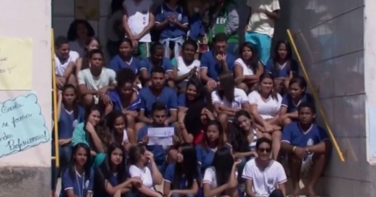 Jovens também afirmam que está faltando vigilante na unidade de ensino. Foto: Reprodução/TV Bahia.