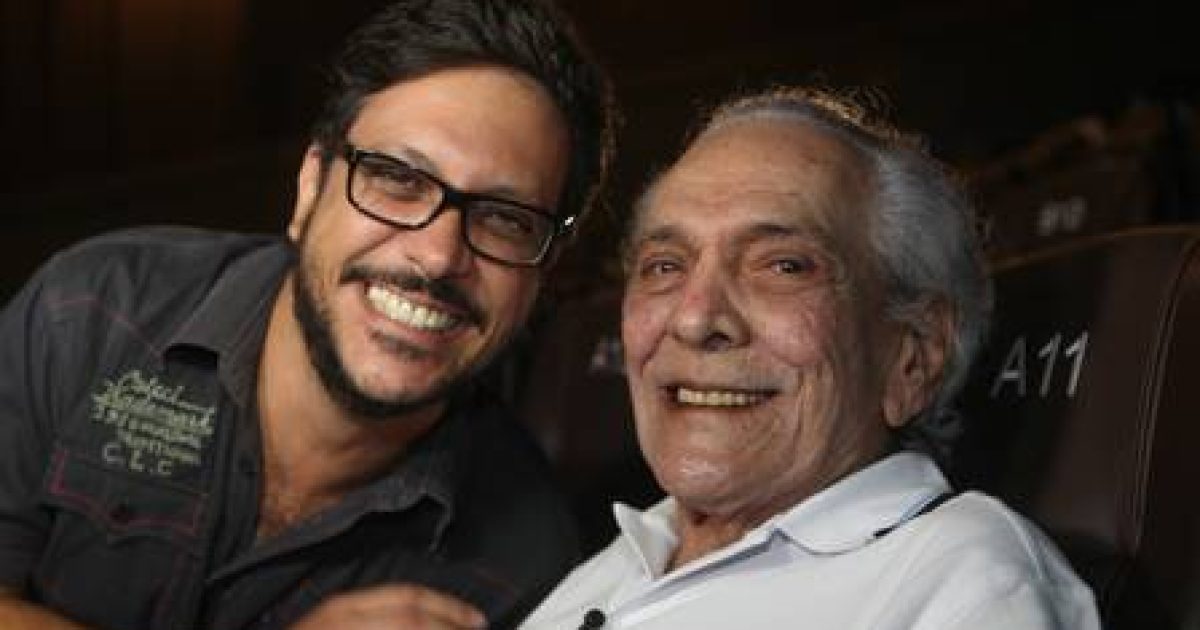 Lucio Mauro e o pai, aos 90 anos. Foto: Rogerio Resende.