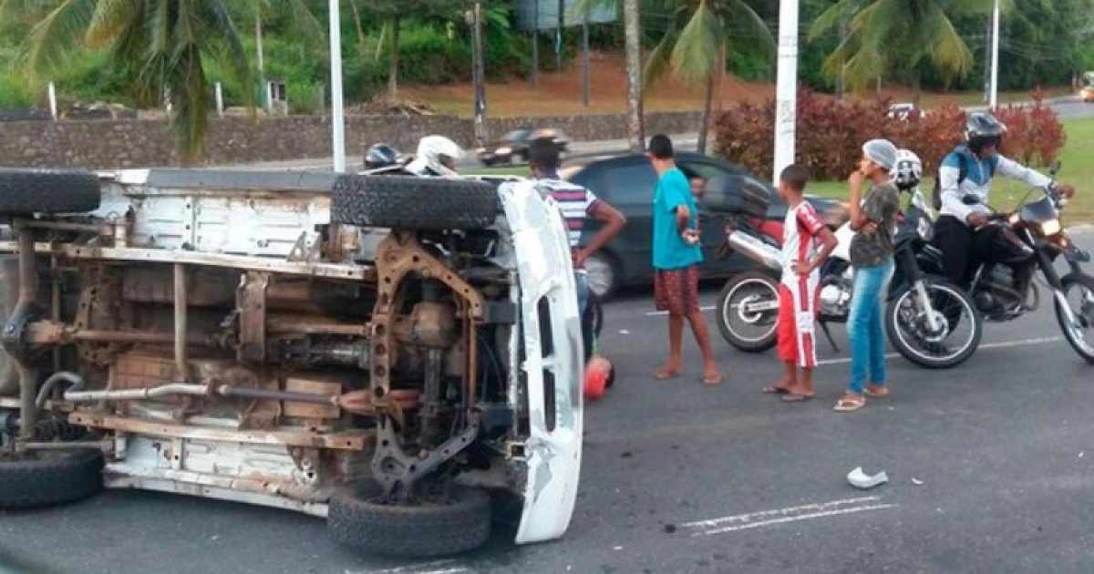 Acidente aconteceu na manhã desta terça-feira (10). Foto: Jeferson Janer/TV Bahia.