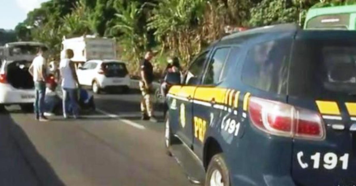 Situação aconteceu próxima à Jaqueira do Carneiro (BR-324). Foto: Reprodução/TV Globo.