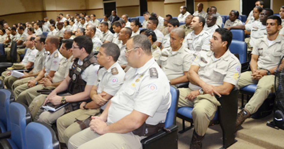 Policiais participam de aula inaugural. Foto: Assessoria/PM.