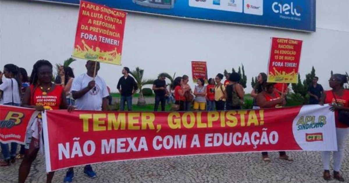 Ato é promovido por educadores da rede pública e privada. Foto: Divulgação/APLB.