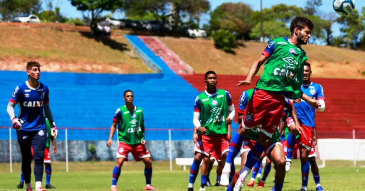 Juninho Capixaba será o titular na lateral esquerda tricolor. Foto: Felipe Oliveira/EC Bahia.