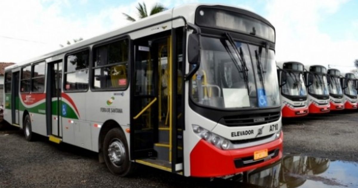Empresários recolheram os ônibus alegando dificuldades financeiras.