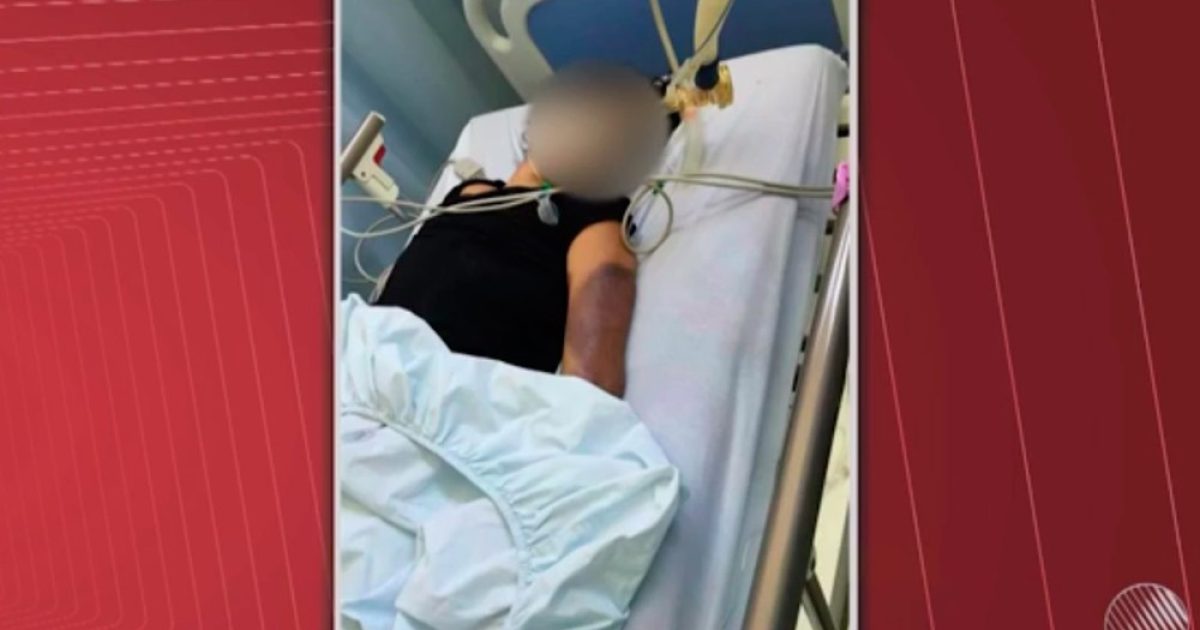 Imagem da vítima internada mostra hematoma no braço (Foto: Reprodução/TV Santa Cruz)