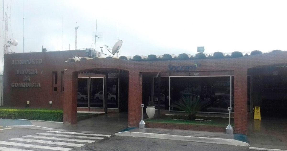 Aeroporto de Vitória da Conquista teve funcionamento alterado nesta segunda (5). Foto: Carolina Pimenta/TV Bahia.