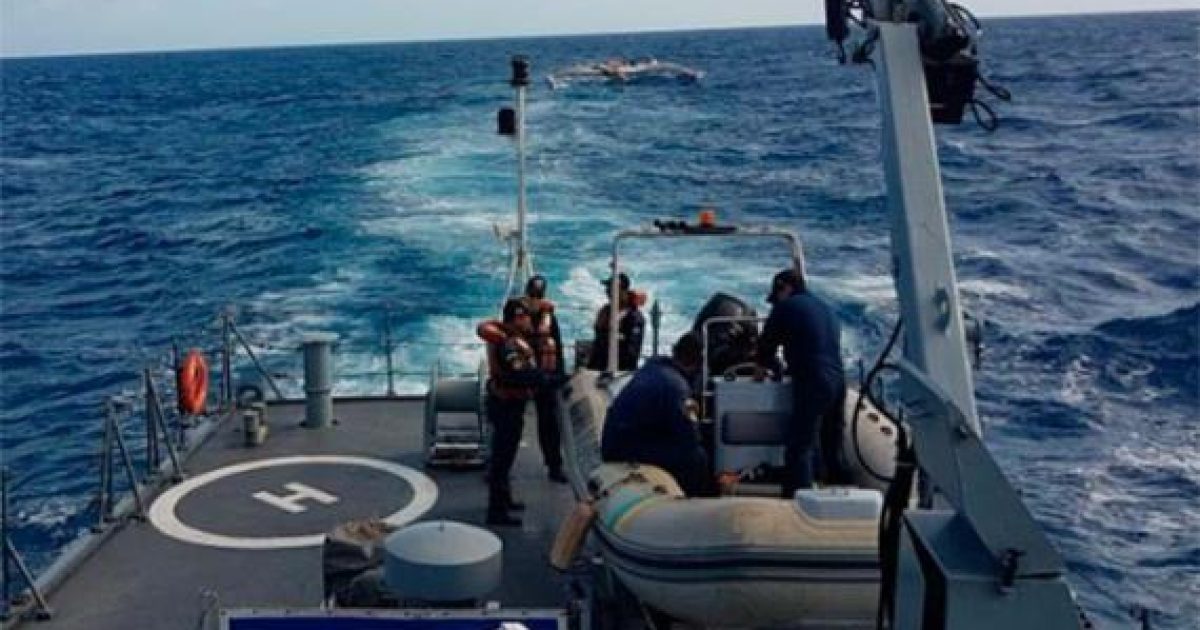 Tripulação foi encontrada por volta das 5h de hoje após buscas da Marinha. Foto: Transat Jaques Vabre.