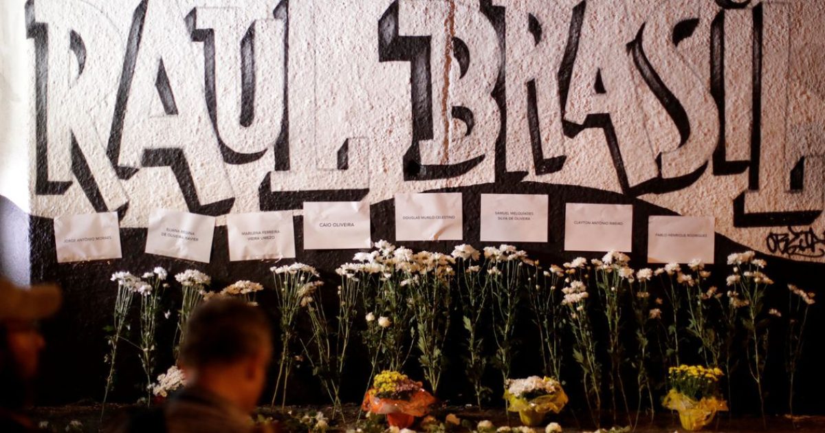 Homenagens às vítimas do tiroteio na escola Raul Brasil, em Suzano, São Paulo. Reuters/Ueslei Marcelino/Direitos Reservados