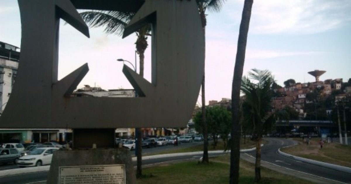 Bandidos roubaram um carro próximo ao Bom Preço da Vasco da Gama. Foto: varelanoticias.com.br.