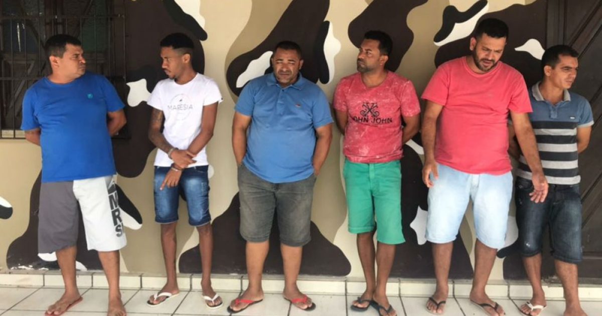 Seis dos oito presos na operação. Foto: Divulgação/SSP-BA.