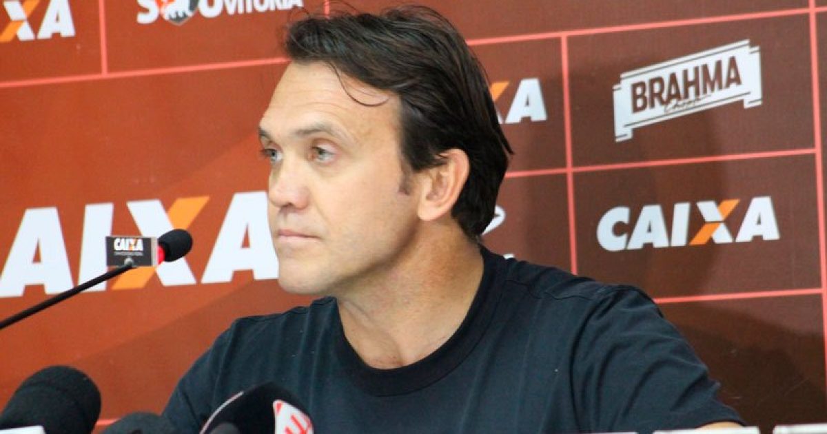 Petkovic acumula os cargos de técnico e gerente de futebol. Porém, alçado a diretor de futebol, o sérvio deixará o cargo de treinador.
