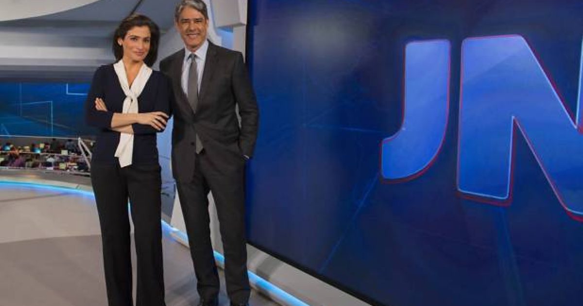 Renata Vasconcellos e William Bonner na bancada do “Jornal Nacional” (Foto: Globo/Reprodução)