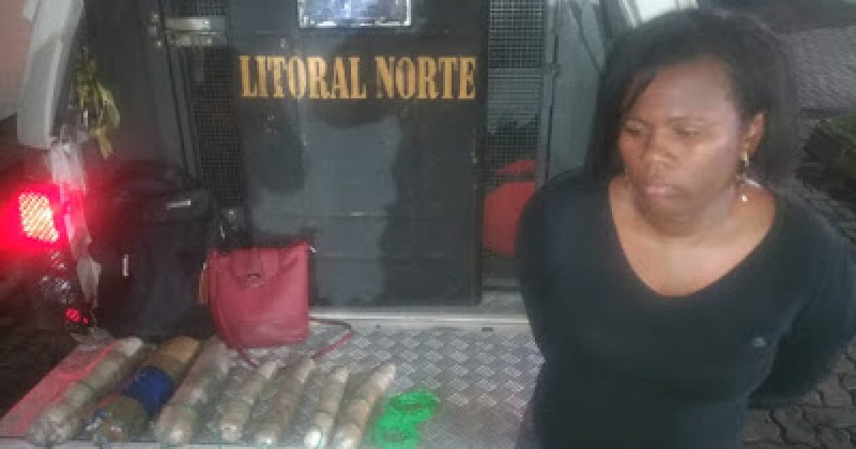 Conceição foi flagrada com bananas de dinamite, quando tentava embarcar em um ônibus intermunicipal. (Foto: Reprodução / Central de Polícia)