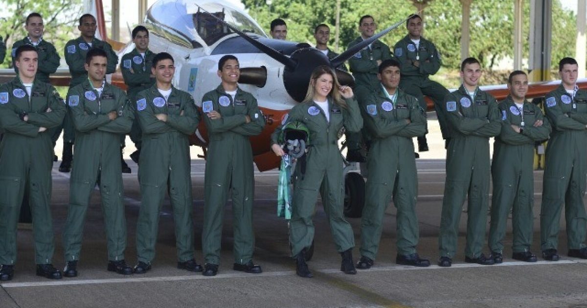 Lorena Improta visitou a Academia da Força Aérea Brasileira (AFA) no estado de São Paulo.