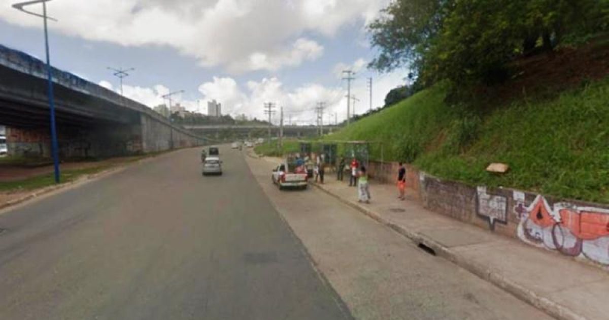 Vítima foi morta em um ponto de ônibus na Rotula do Abacaxi. Foto: Reprodução/Google Maps.