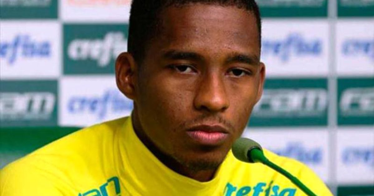 Jogador Matheus Sales não está na relação dos atletas que viajam nesta segunda (9). Foto: Divulgação/Flickr/Palmeiras.