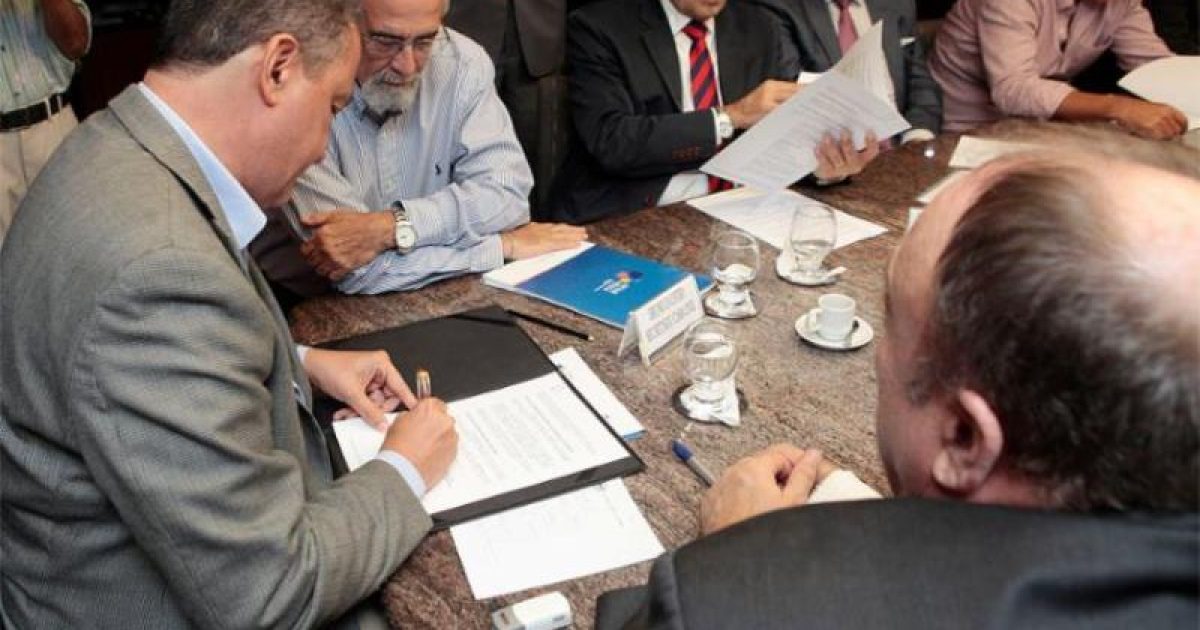 Um memorando de entendimento foi assinado pelo governador Rui Costa, em reunião com representantes da OEA e secretários estaduais. (Foto: Mateus Pereira l Gov-BA)