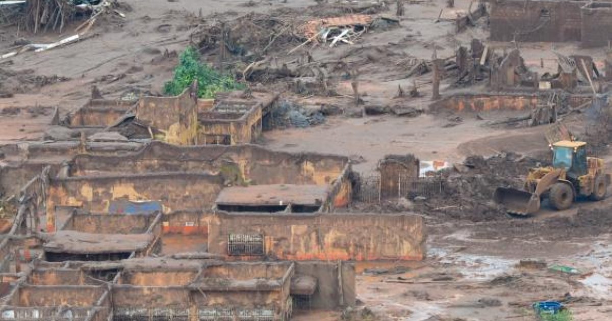 Área afetada pelo rompimento de barragem no distrito de Bento Rodrigues, zona rural de Mariana. Foto: Antonio Cruz/Agência Brasil