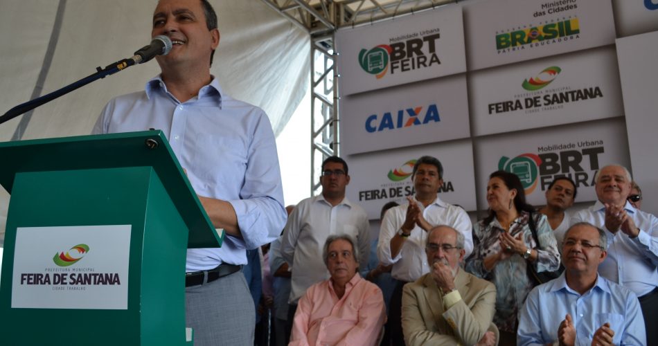Governador Rui Costa parabenizou a prefeitura por pensar o projeto e buscar recursos para o BRT. Foto: Olá Bahia