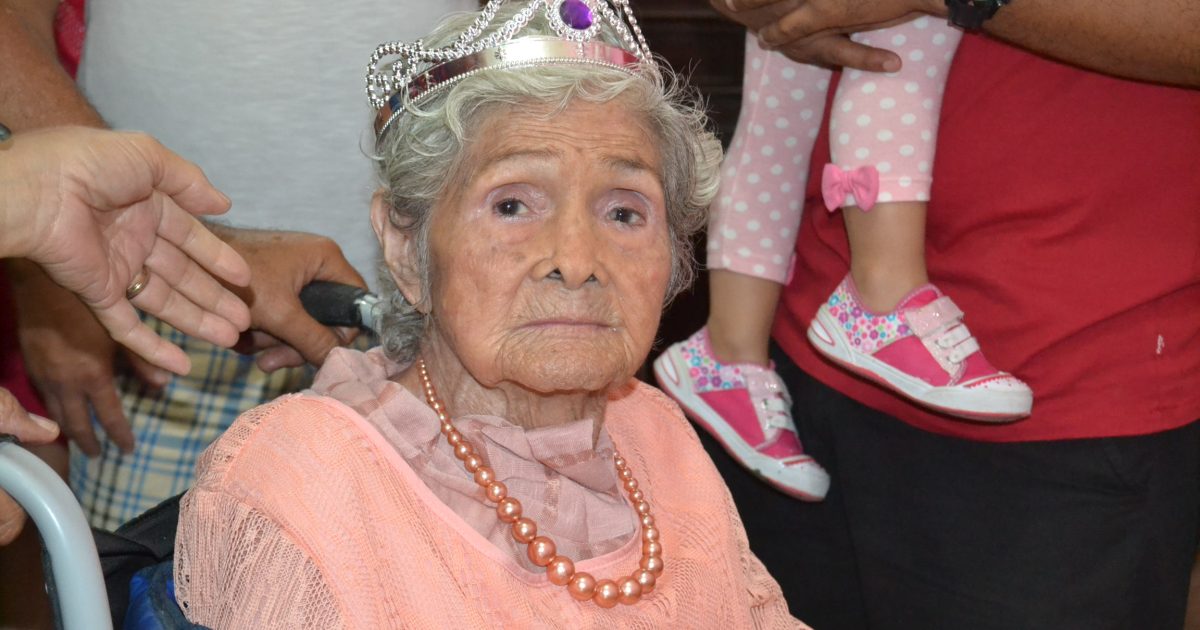 Dona Edite celebra 100 anos de idade. Foto: Olá Bahia