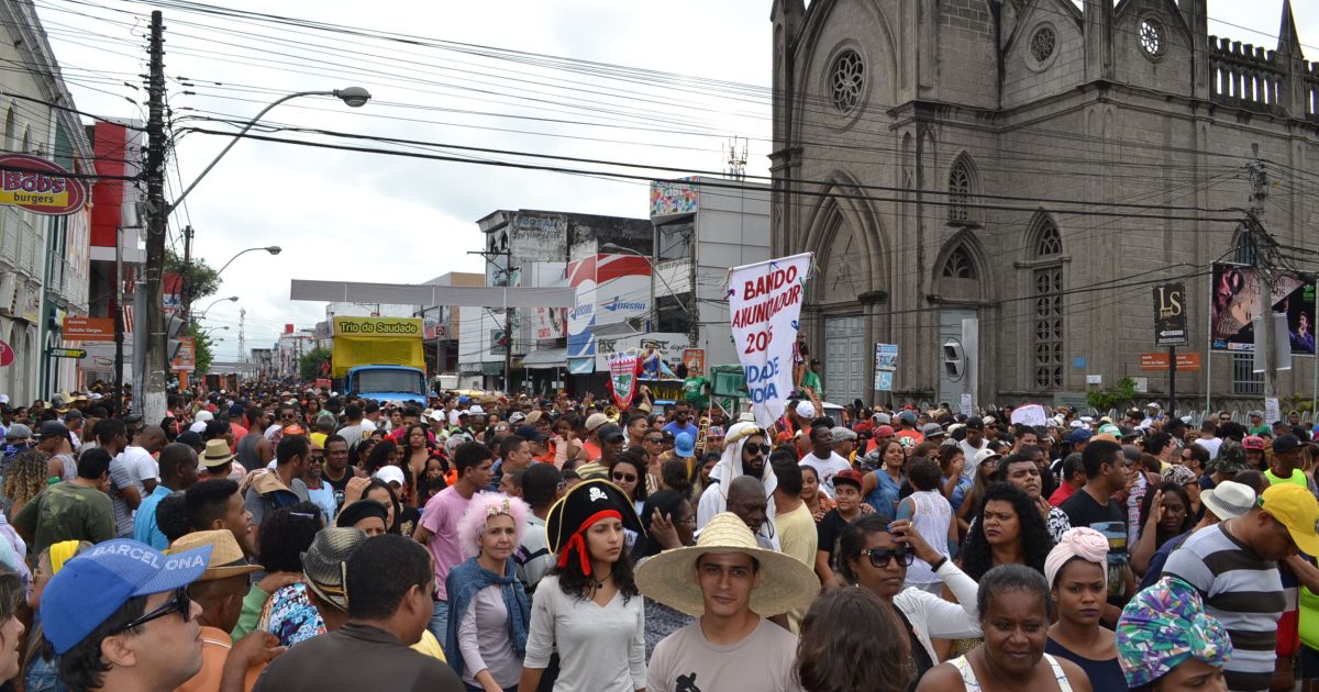 Milhares de pessoas participaram do desfile Bando Anunciador 2016 (Foto: Meiryelle Souza)