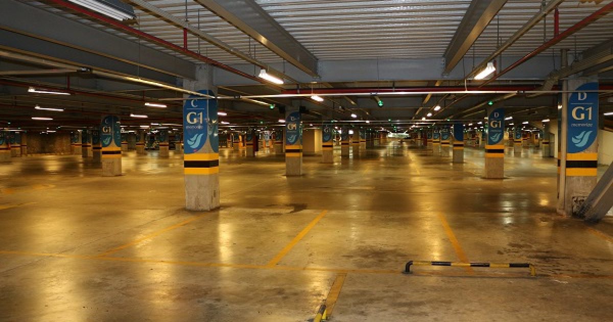 A cobrança de estacionamento pelos shoppings foi um desafio para a prefeitura