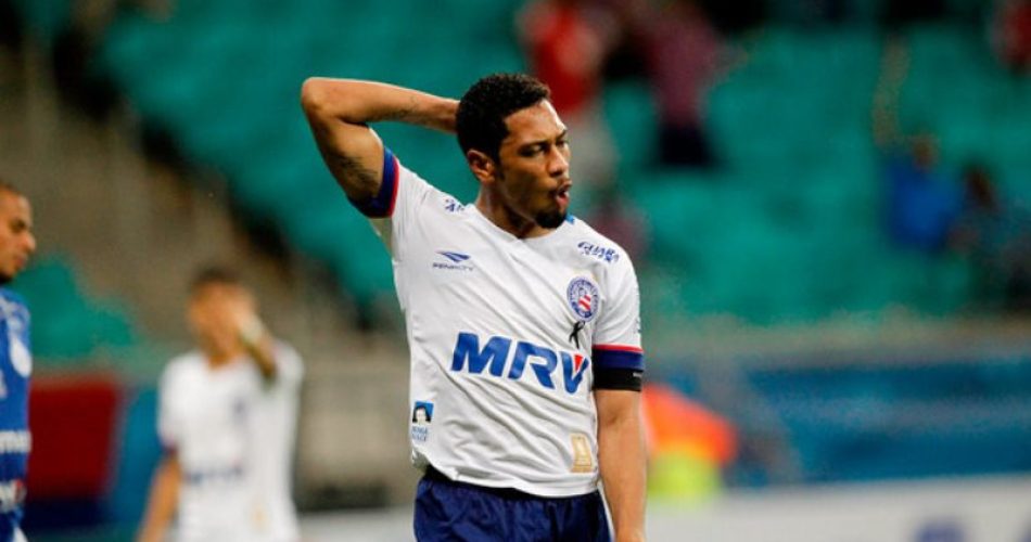 Hernane Brocador foi o autor dois gols da partida entre o Bahia e o Confiança. Foto: Arisson Marinho/CORREIO