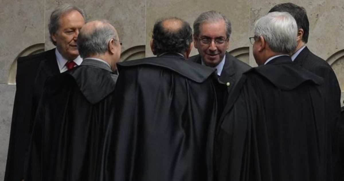 STF deve ou não analisar mérito do pedido de impeachment de Dilma? (Foto: Agência Brasil)