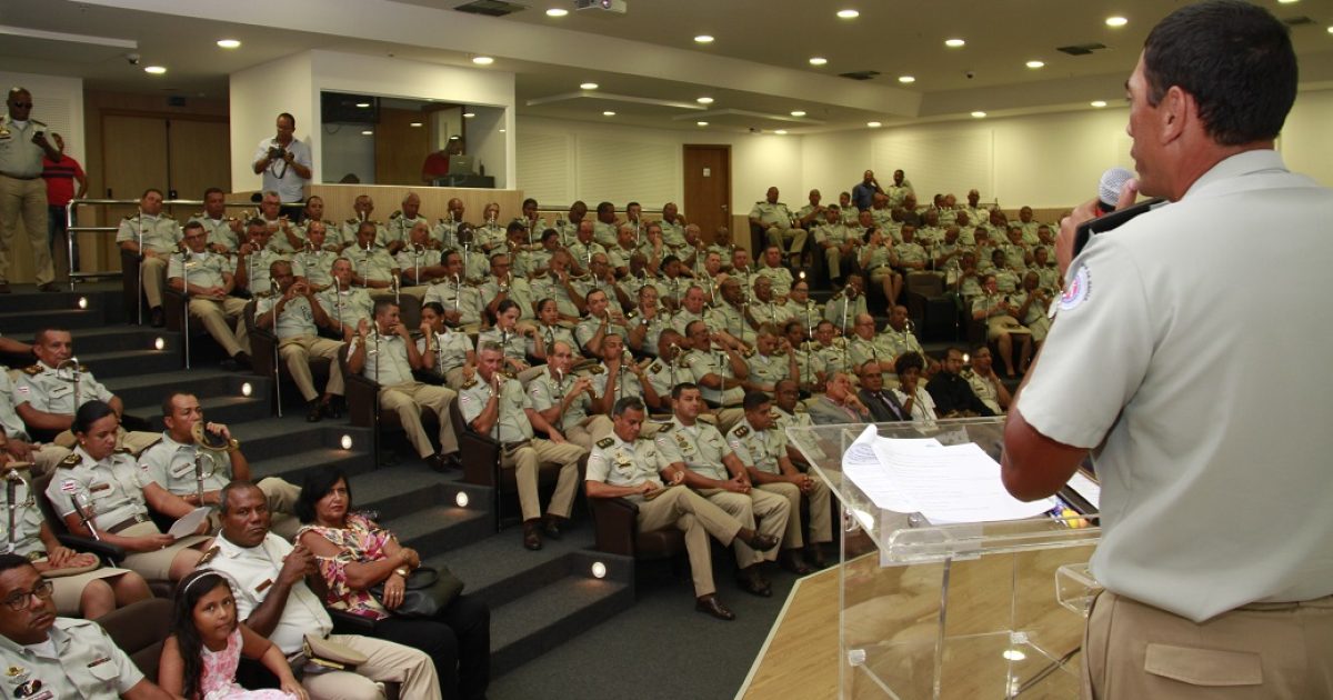 Policiais participam da última aula necessária para ascensão ao posto de 1º tenente da Polícia Militar da Bahia (Foto: Jorge Cordeiro/SSP BA)