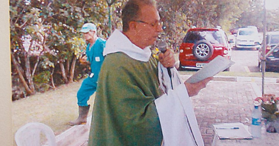 O religioso atuava como capelão do Cemitério Bosque da Paz e foi morto em junho deste ano (Foto: Almiro Lopes/ Reprodução)