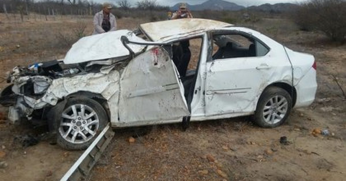 Veículo do tenente ficou completamente destruído (Foto:Leitor)