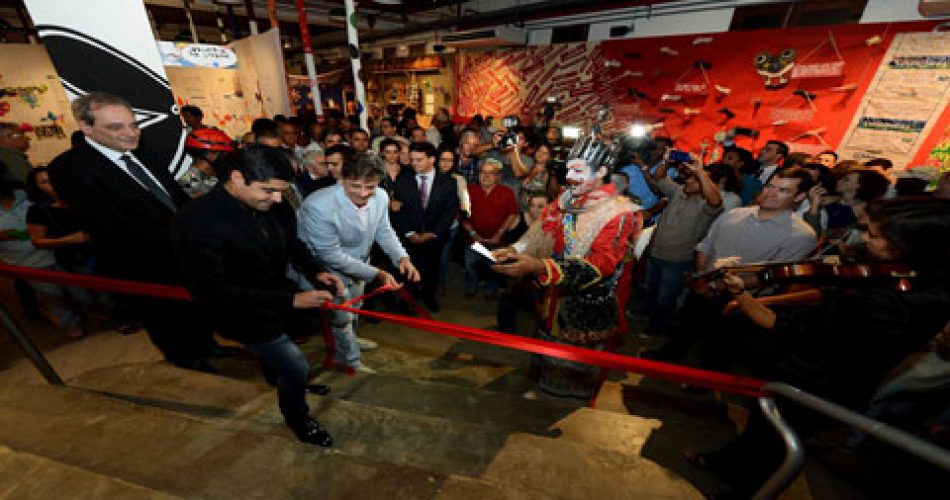 Cerimônia de reabertura aconteceu na noite da quinta-feira (11). Foto: Agecom