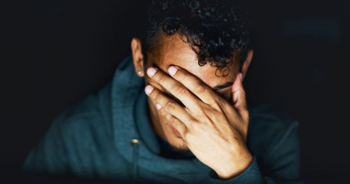 Metade dos adultos que têm depressão começaram a ter sintomas antes dos 18 anos, apontam estudos (Foto: Getty Images)